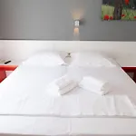 Liqeni 3* Tirana