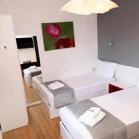 Liqeni 酒店 地拉那