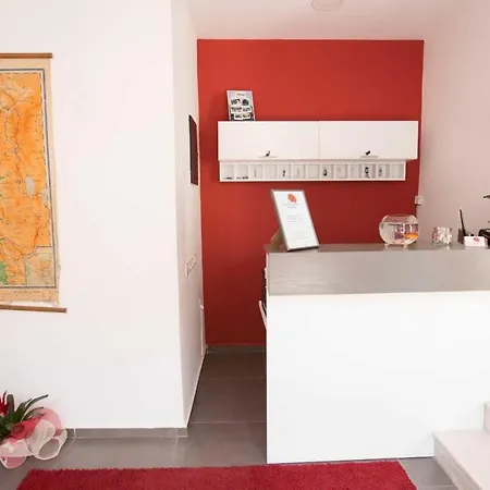 Rimini فندق تيرانا