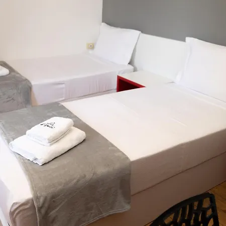 Liqeni 3* Tirana