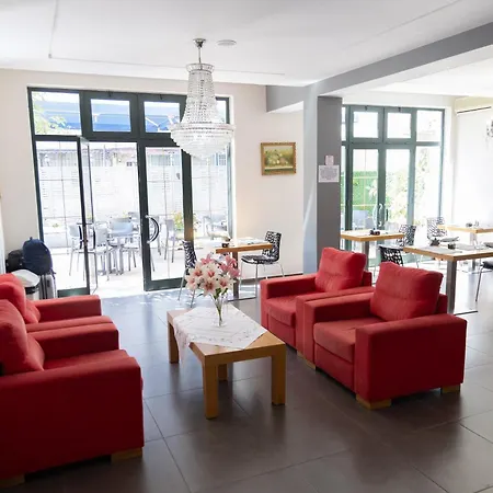 ホテル Liqeni ティラナ