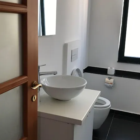 Liqeni 3* Tirana